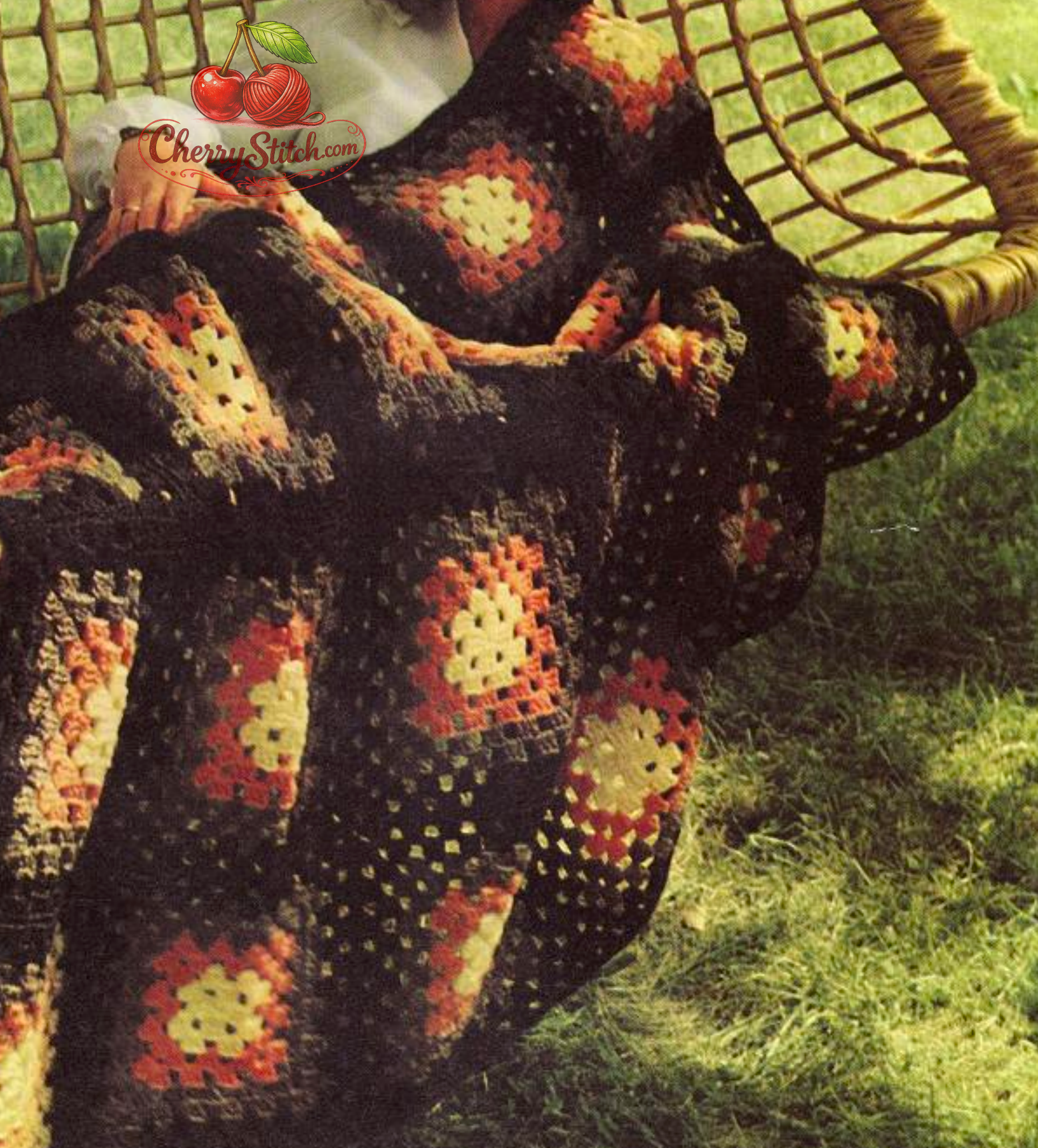 Close-up of large granny square motif from vintage 1968 afghan blanket crochet pattern. Restored retro design in Worsted Aran — same 10'' square repeated 24 times in 4 colours. Easy beginner make.
