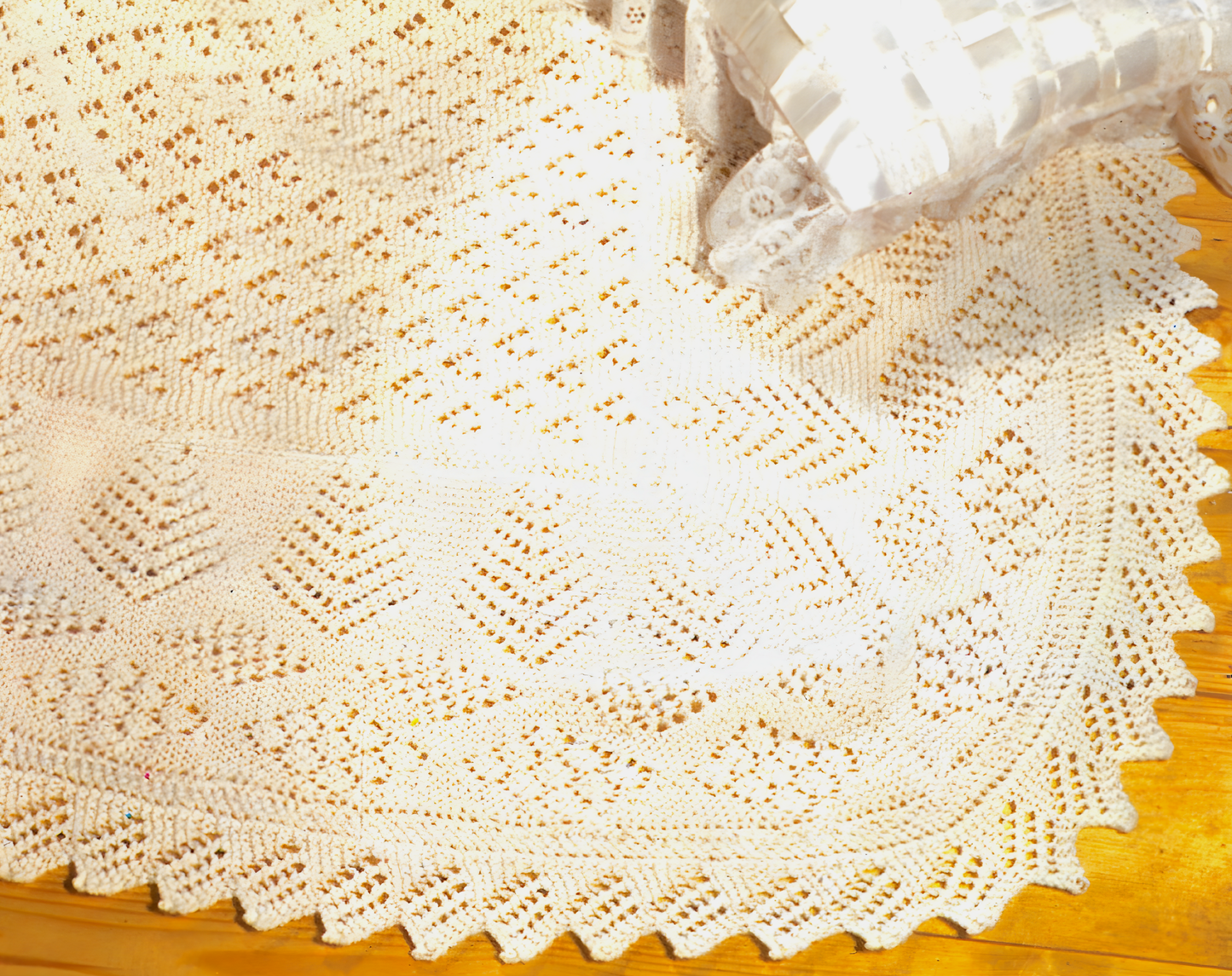 Close-up of Tree of Life and Candlelight lace border with pointed sawtooth edge – restored vintage 1980s Shetland christening shawl knitting pattern in 2-ply or 3-ply
